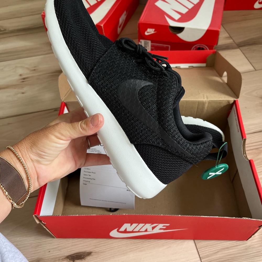 Mens Nike roshe black white